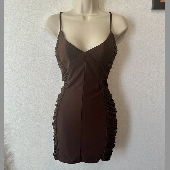 White Fox Boutique Dresses & Skirts - White Fox Sz L NWT Chocolate Brown Bodycon Mini Dress Ruched Stretch Cocktail